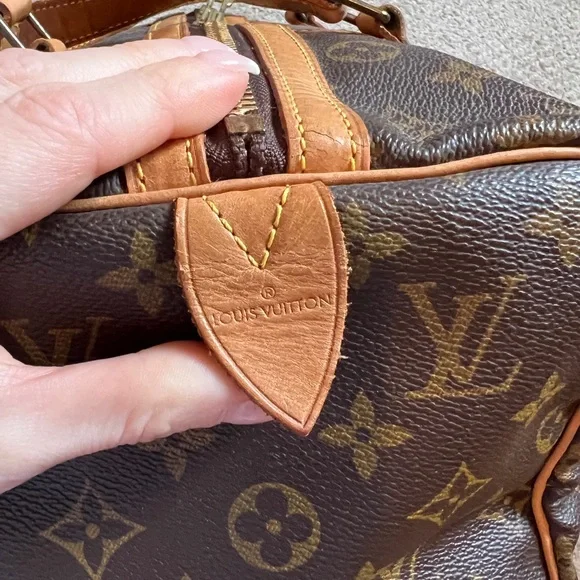 Authentic Louis Vuitton Sac Souple 35 - Picture 12 of 16